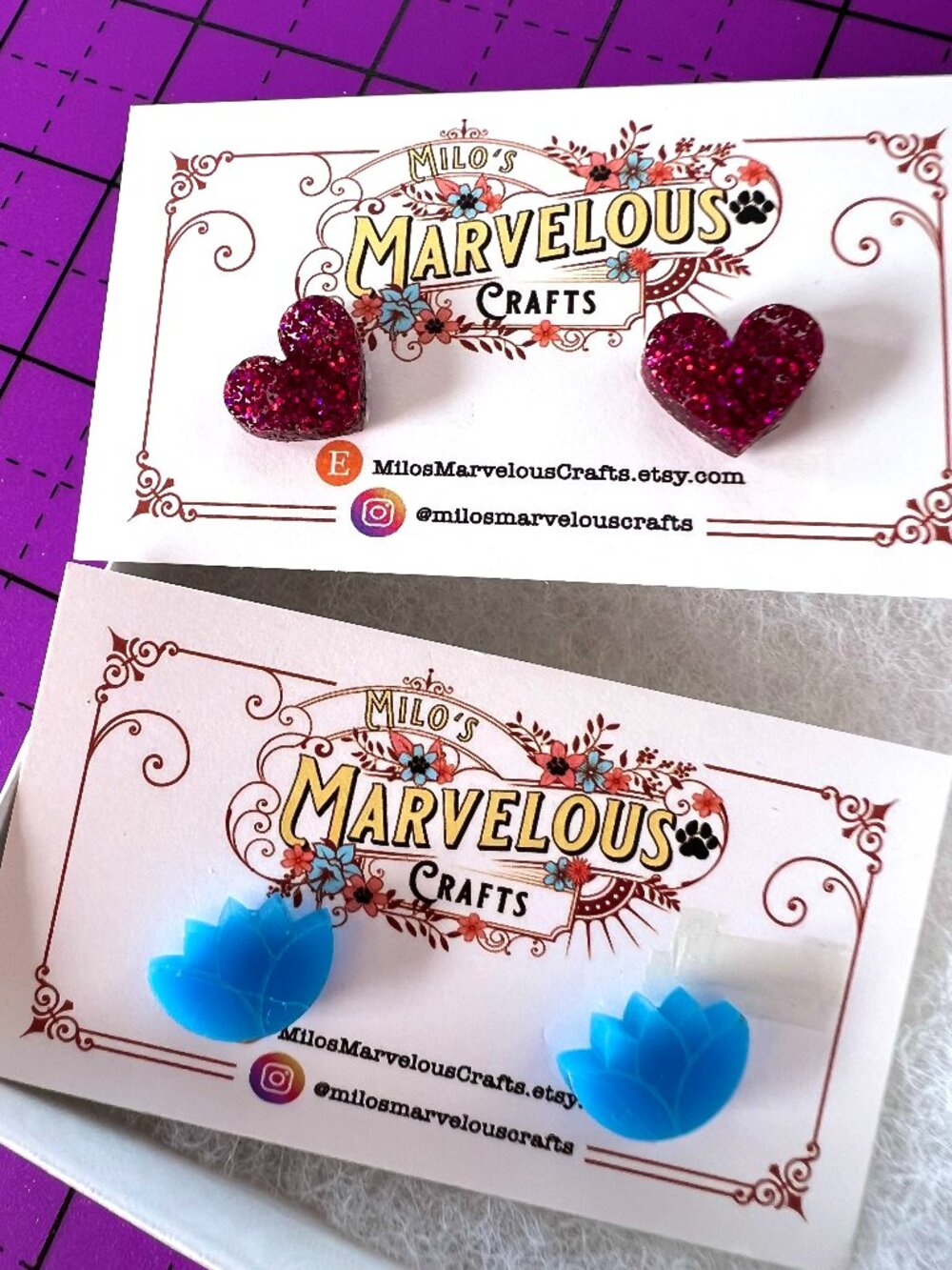 2) PAIR GLITTER HEARTS & LOTUS ACRYLIC EARRINGS SET NWT